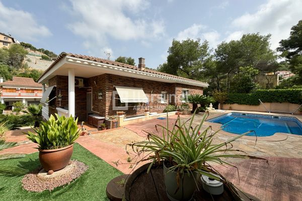 Casa en venda | Carrer Goya | Llars.net | Mas Trader Cubelles