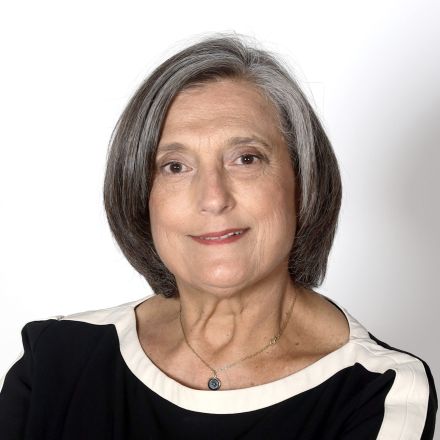 Montserrat-Conill-Vives-equip-professional-llarsnet-agents-immobiliaris